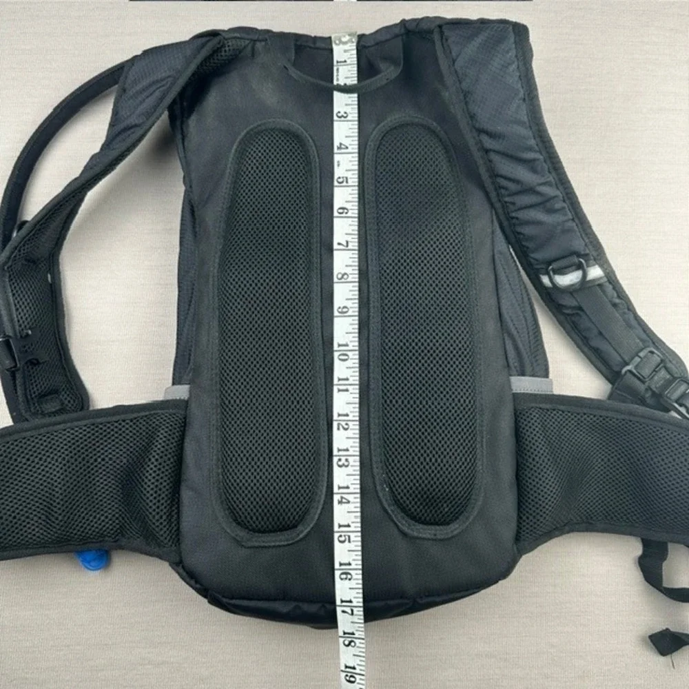 Rupumpack Hydration Backpack Black Gray Hiking Running Bag with Water Bladder